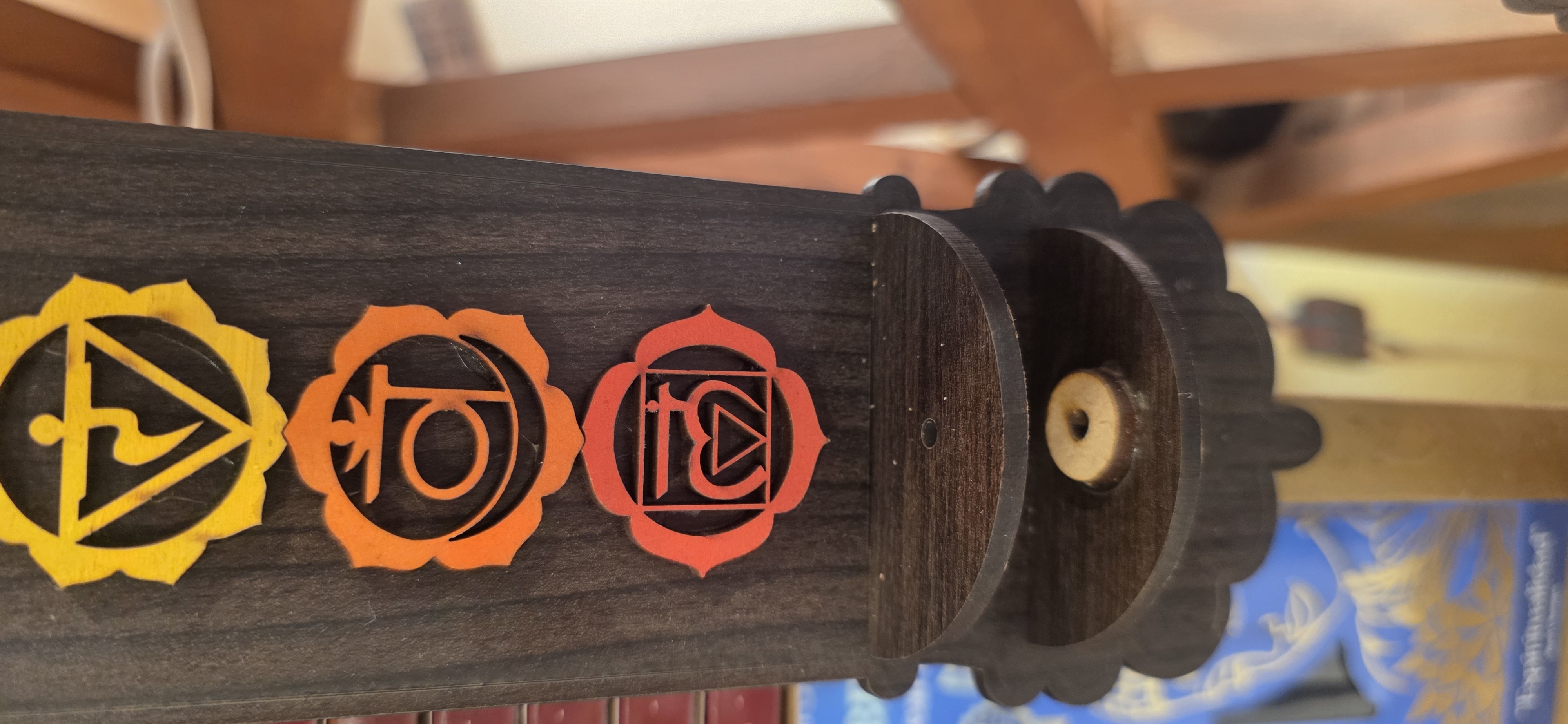 Porta Sahumerio Madera 7 Chakras (colgante) - 2